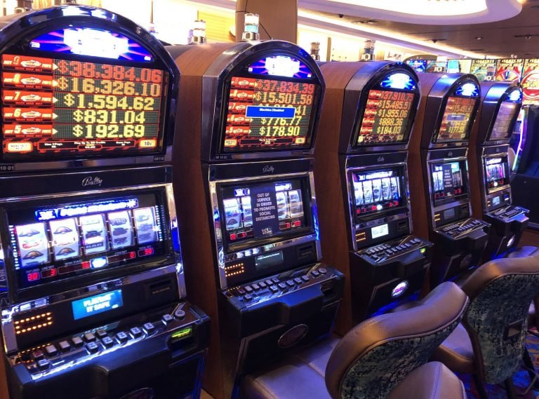 Gaple tile layout and game interface on king88 slot